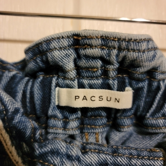 Pacsun Jeans Denim Ruffle Mom Jean Size Medium - Picture 2 of 5